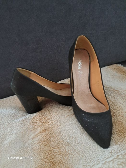 Pantofi eleganti cu sclipici