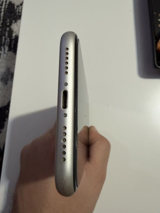 Iphone 11 White 64 GB- Estetic imprcabil