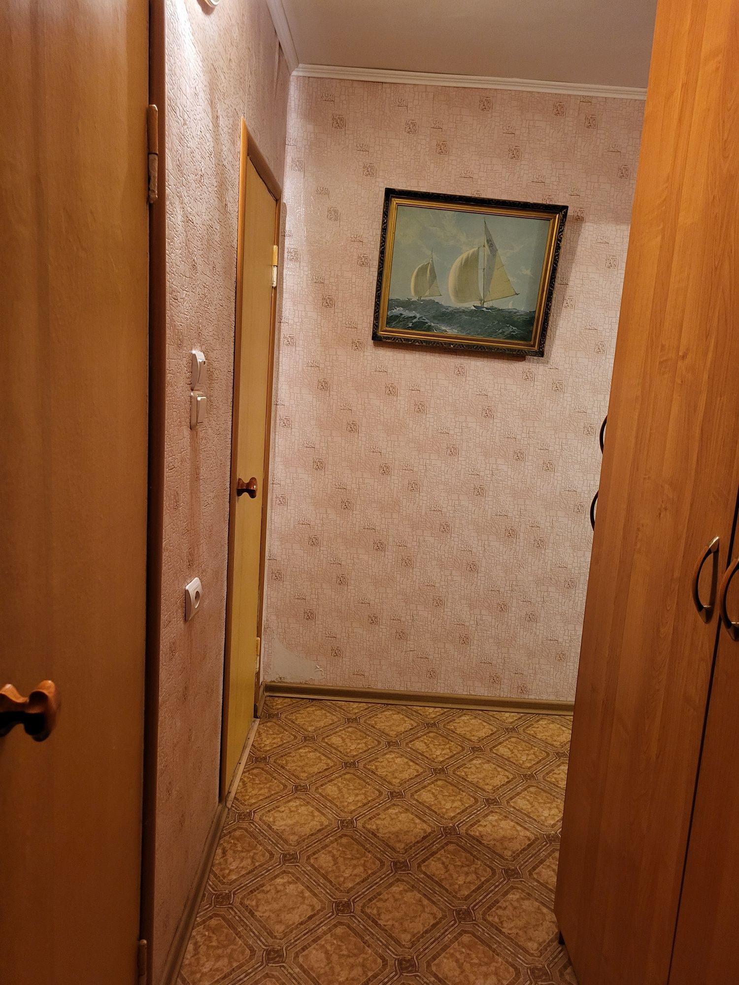 Продам 2 ух комн кв Ленинградку в 19 мкр