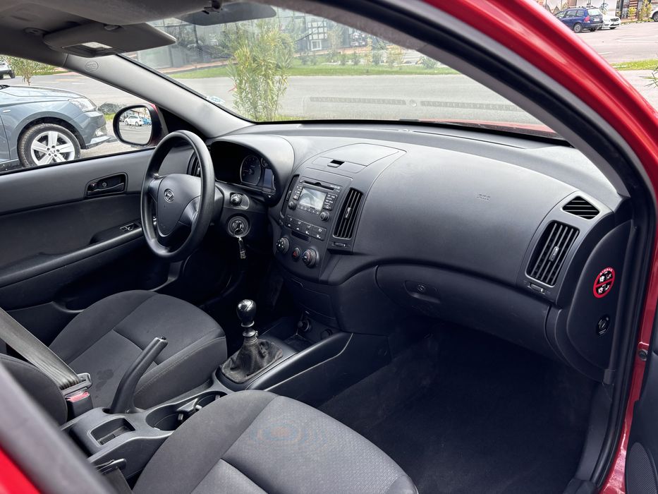 Hyundai i30 2009 1,4 Benzina