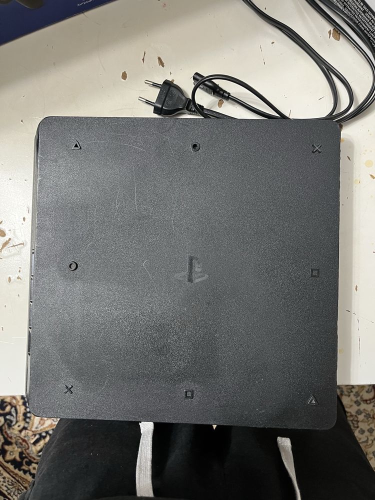 Playstation 4 slim