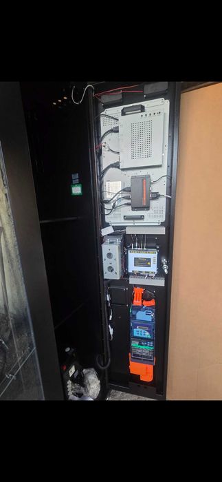 Ново!!! Промо-Вендинг машина с тъч и асансьор!