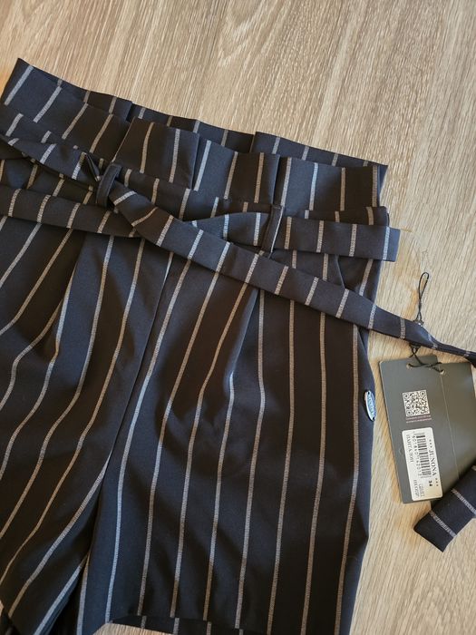 Къси панталонки JUNONA