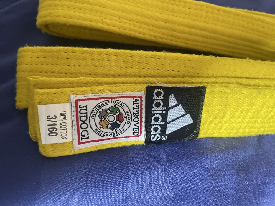 Продаю оригинал пояс адидас