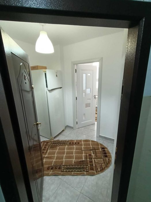 Inchiriez apartament  zona Mega Mall