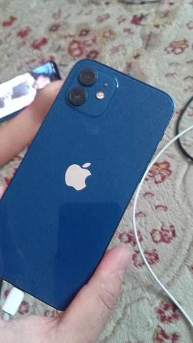 Продам айфон 12 в хорошем состоянии