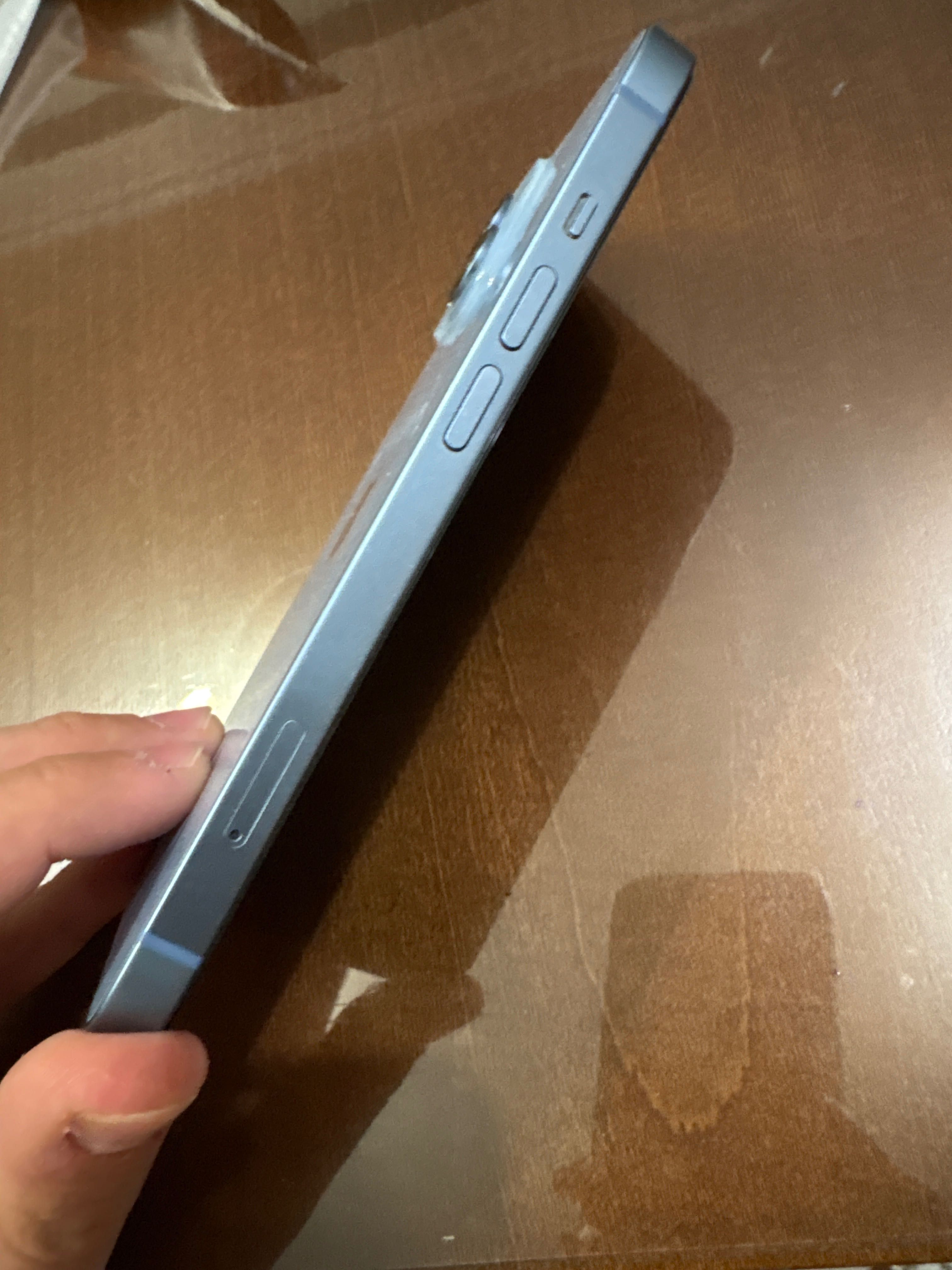 В перфектно състояние iPhone 14 128gb, 6gb ram.