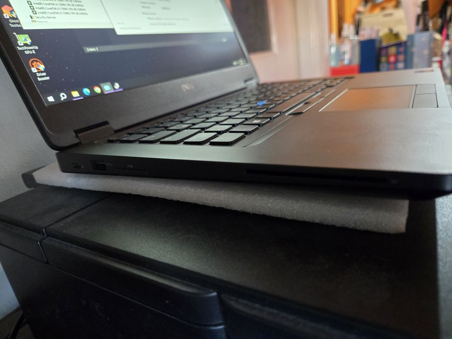 Mini Laptop 14" Dell 5490 i5 quadcore 16gb ram ssd 250 uhd 620 bat 5h