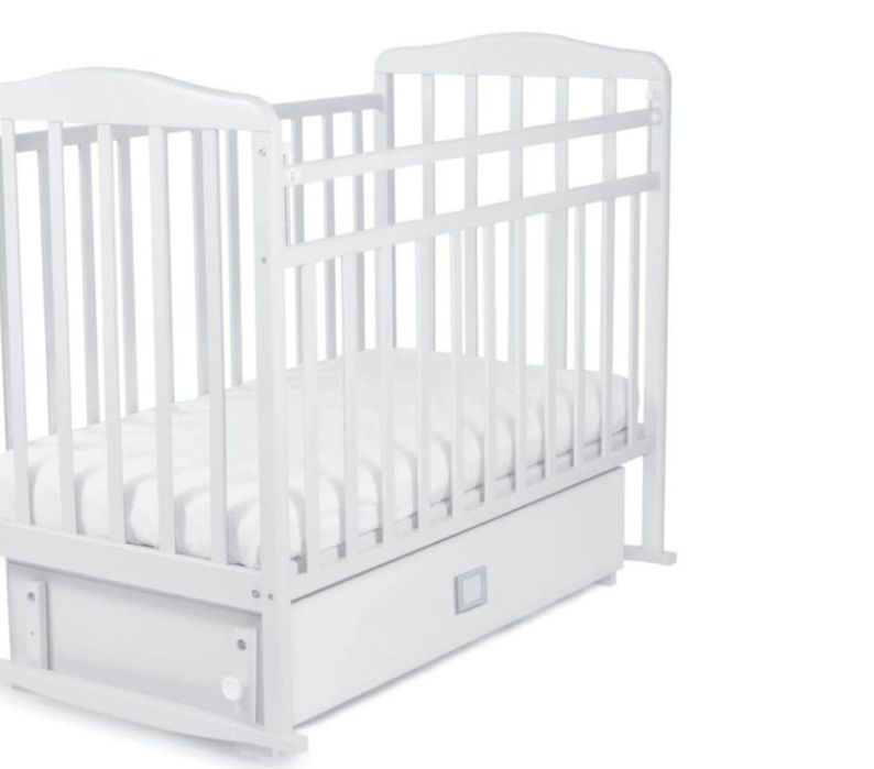 Кроватка детская  в хорошем состоянии бу без поломок