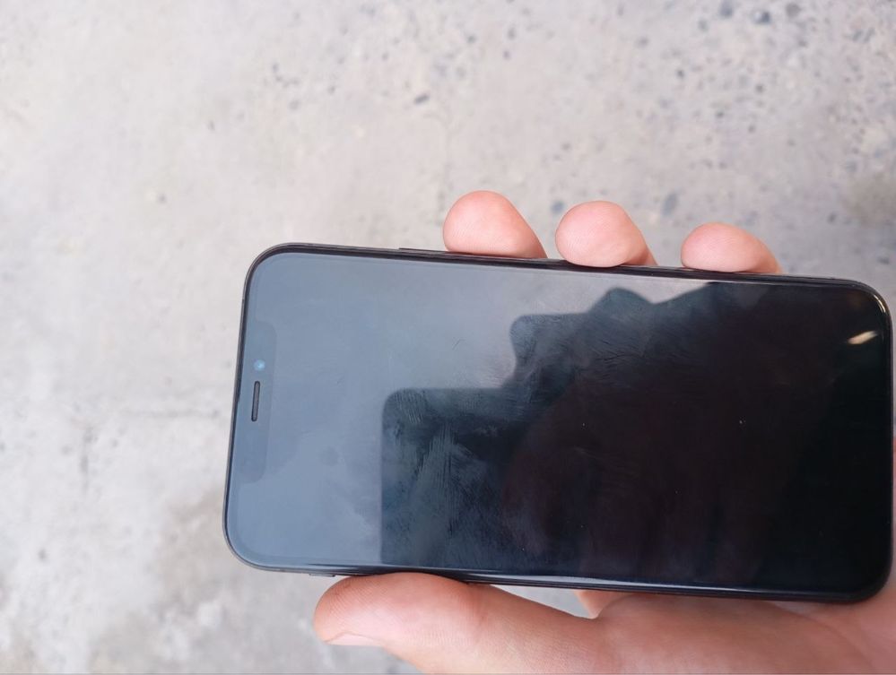 iPhone XS sotiladi