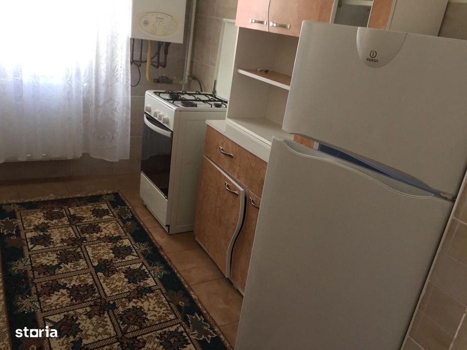 Inchiriez apartament 2 camere Tg Ocna situat langa Penny market