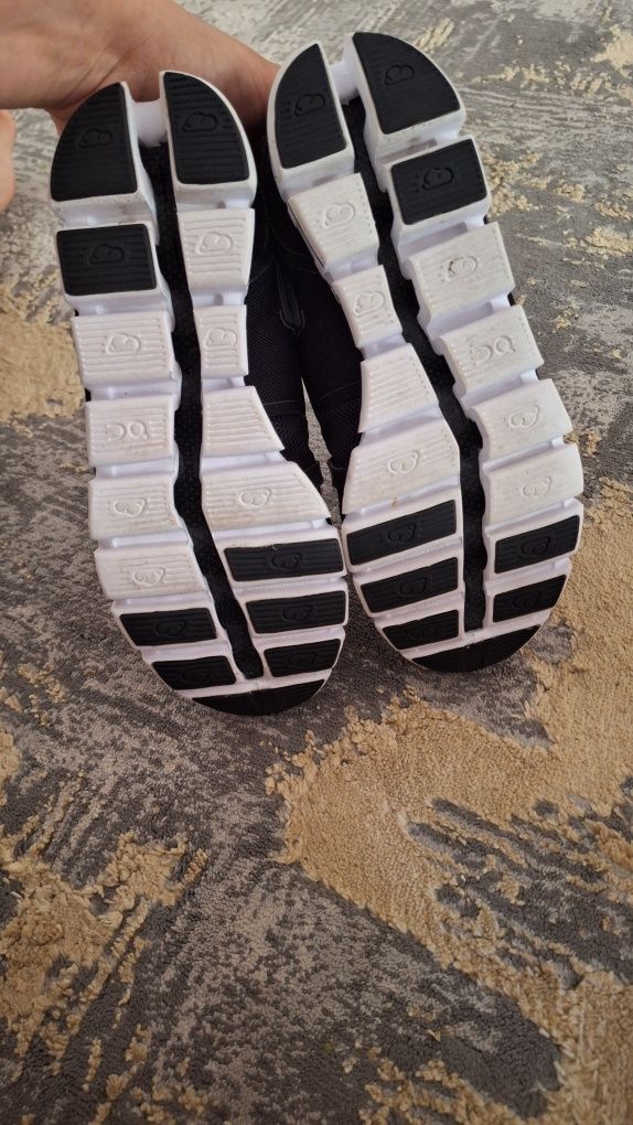Adidași on cloud