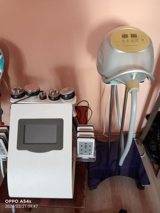 Aparat cosmetic profesional 6 in 1, cavitatie 40KHz, lipolaser, vacuum