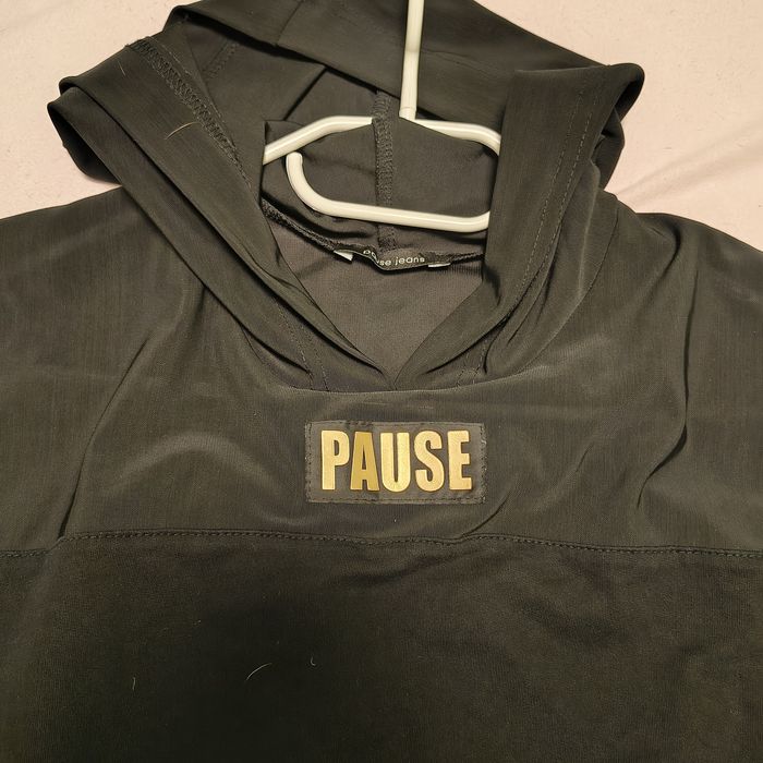 Блуза с качулка pause