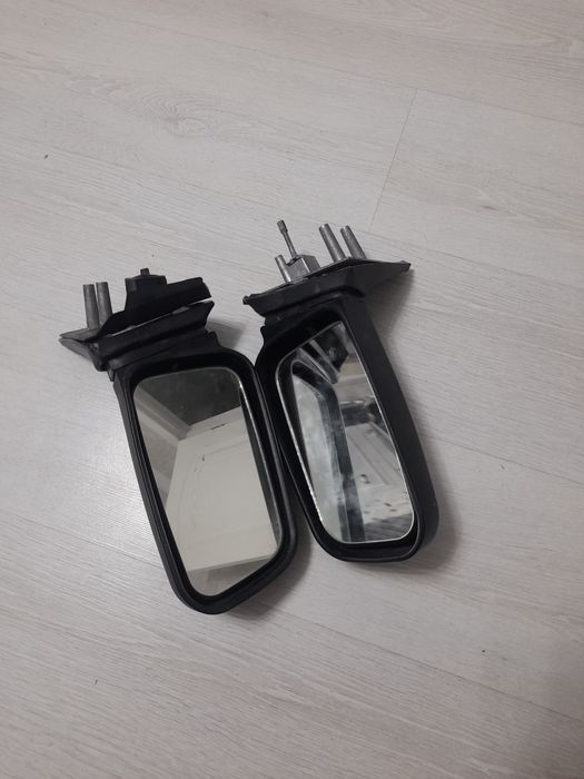 Продам боковой зеркало и раширительный бачок