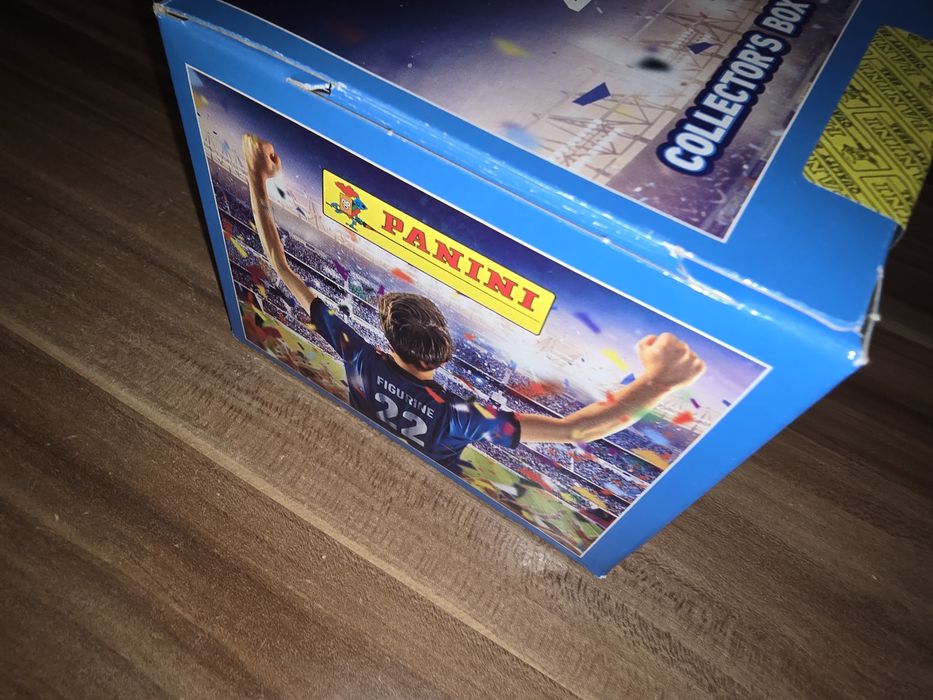 Cutie sigilată,cu 150 de plicuri,Panini Calciatori 2022, 300 lei