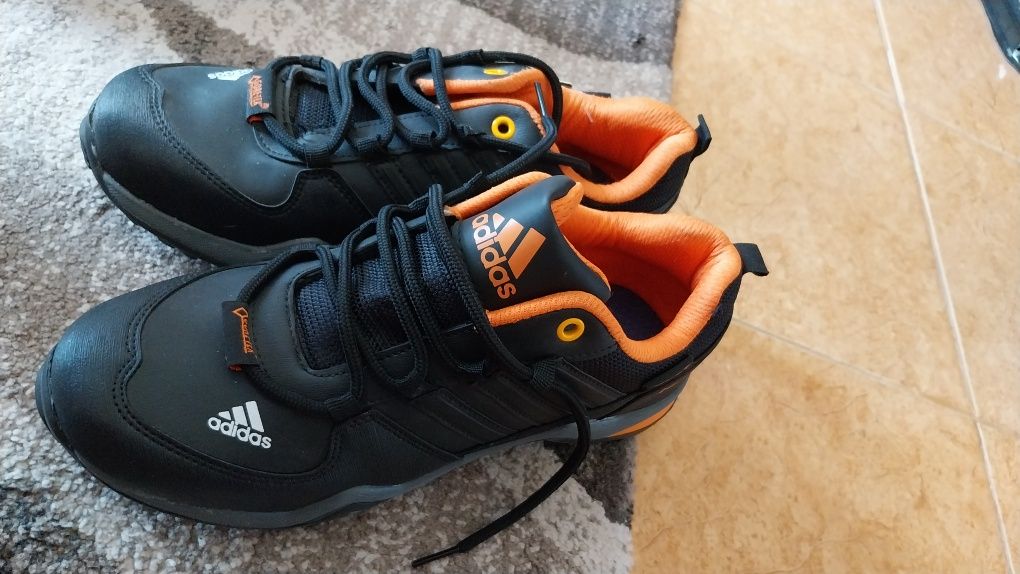 Маратонки Adidas Terrex номер 40