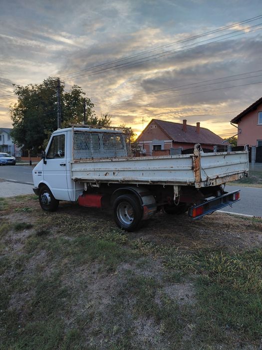 Iveco Daily - Basculabil pe cutie in 3 parti - Fara rugina, Italia