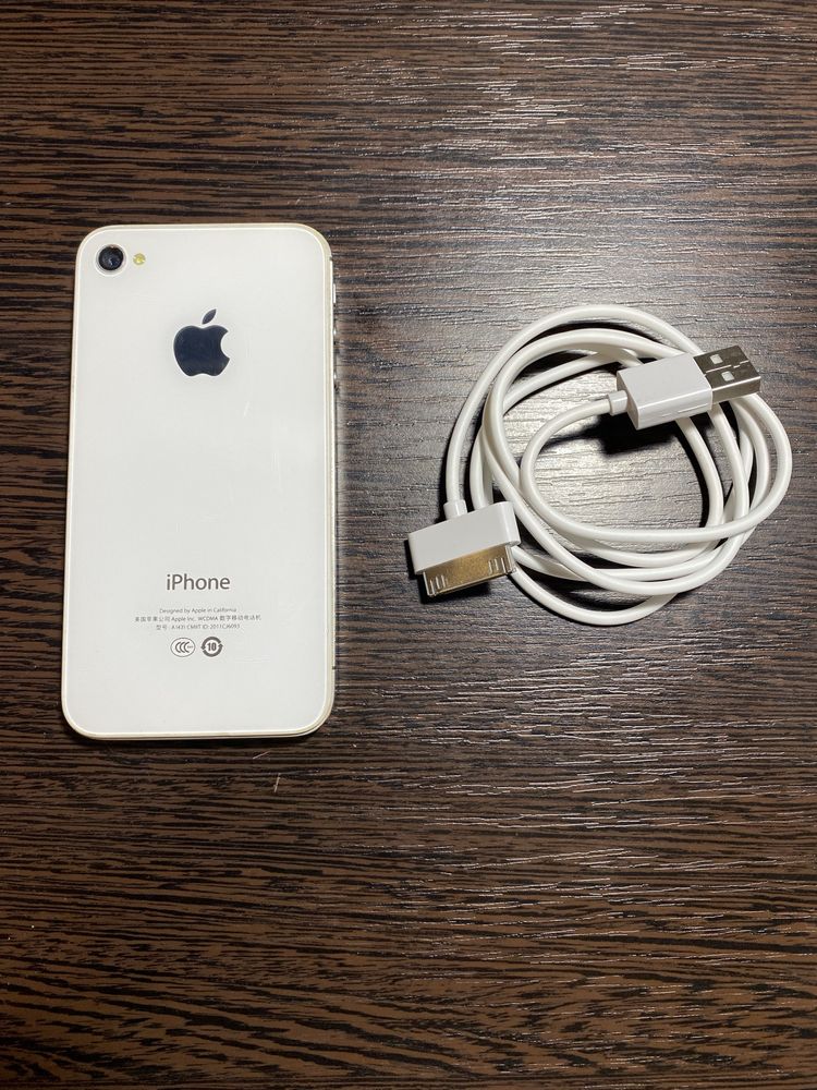 iPhone 4s 8gb польностью рабочий