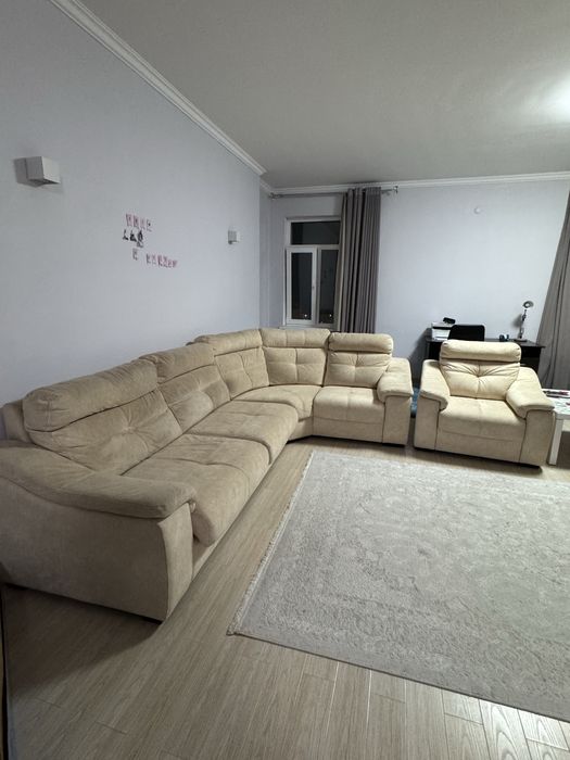 Продам диван в отличном состоянии  200  тыс