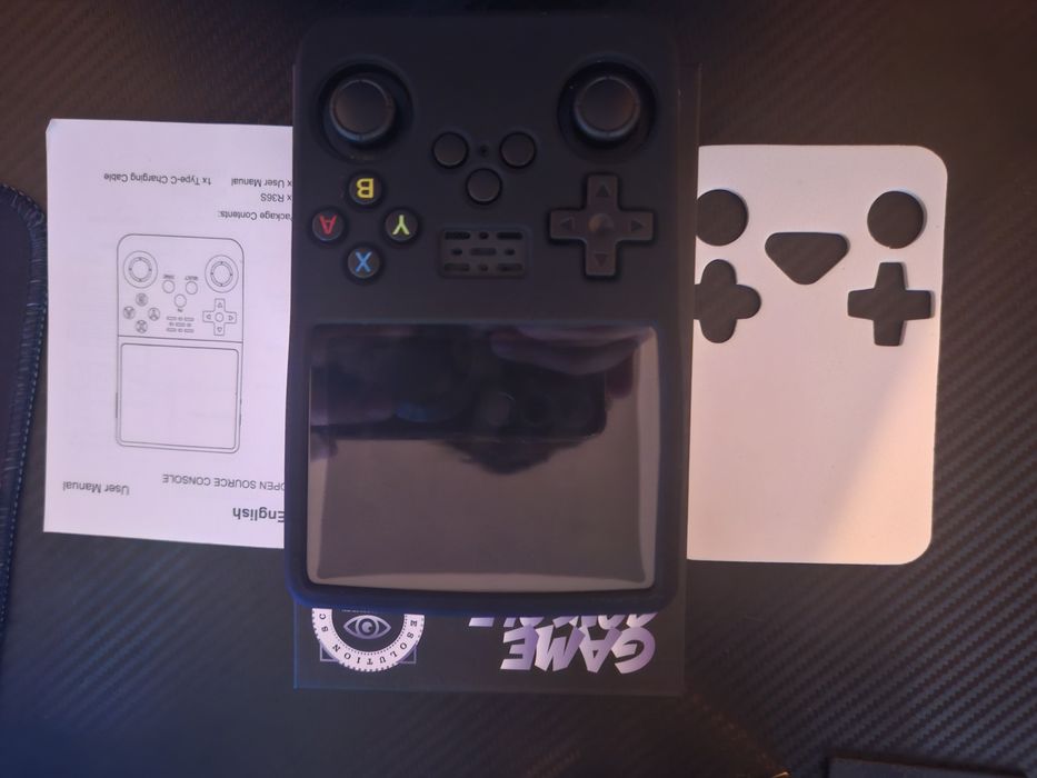 Consola portabila R36S + Cadou Folie De Sticla