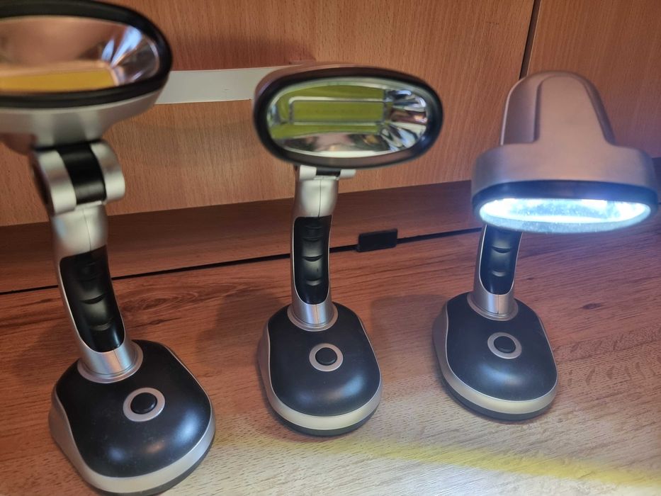 Lampa Neagra Argintie cu Baterii de Birou 3W