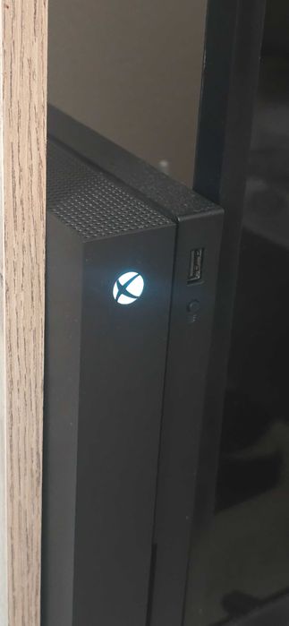 Xbox one x cu ssd de 512 gb + controller nou