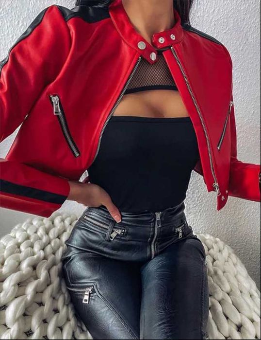 Top negru si beige decupat in zona decolteului