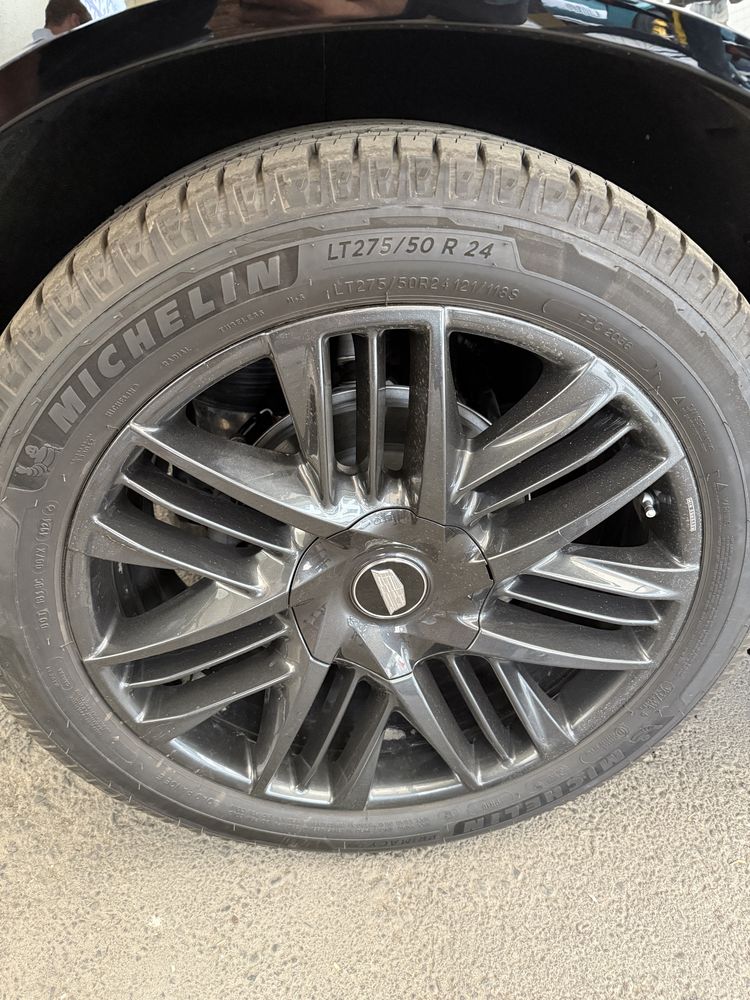 Cadilac Escalade IQ 1000 sport 1