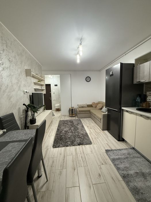 Inchiriez aparatament 2 camere tip studio