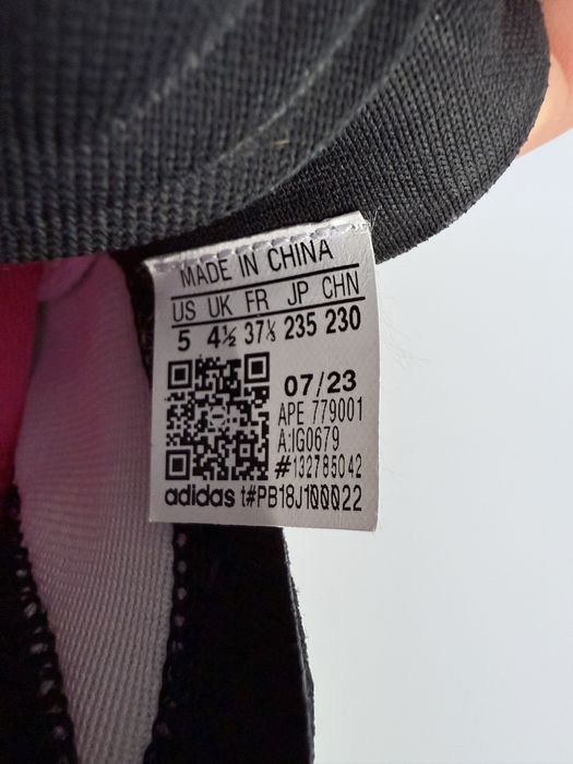 Adidas marimea 37 1/3 noi, originali