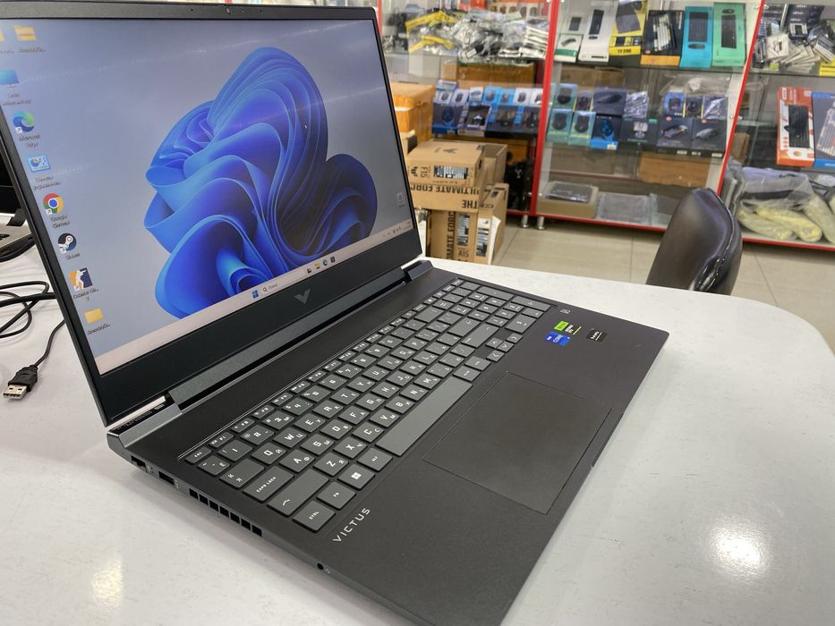 Hp victus core i7 eng oxirgi pakalena RTX4060 8gb vidyokartalik