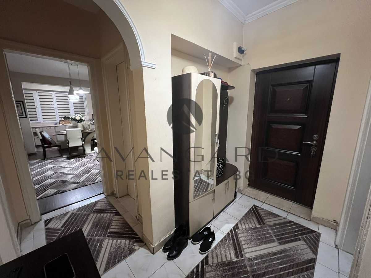 Продава се Тристаен апартамент в Пловдив, Централна гара - 100 кв.м за 2500 €/кв.м - Снимка #9