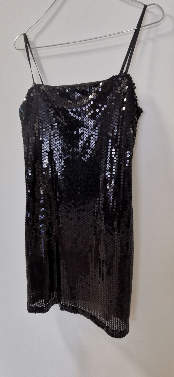 Rochie cu paiete negre