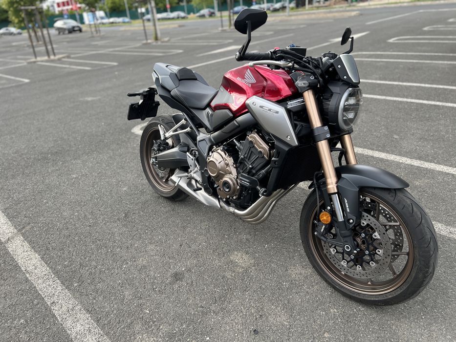 Honda CB650R 2023 – 4.300 km, cu garanție – stare impecabilă