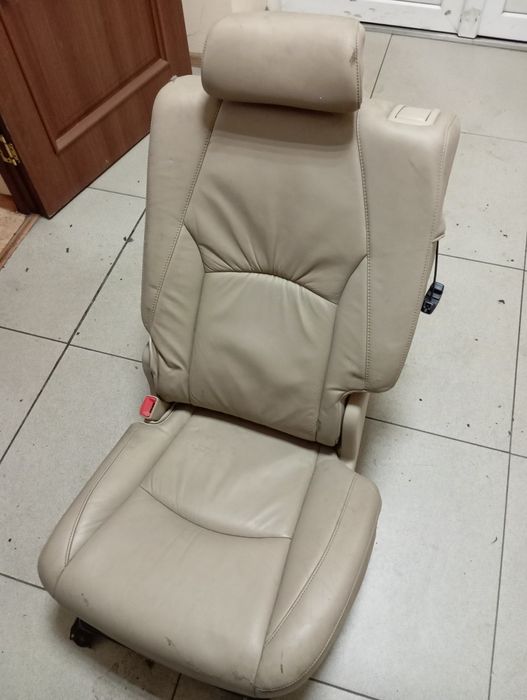 Продам авто кресло, сидения.