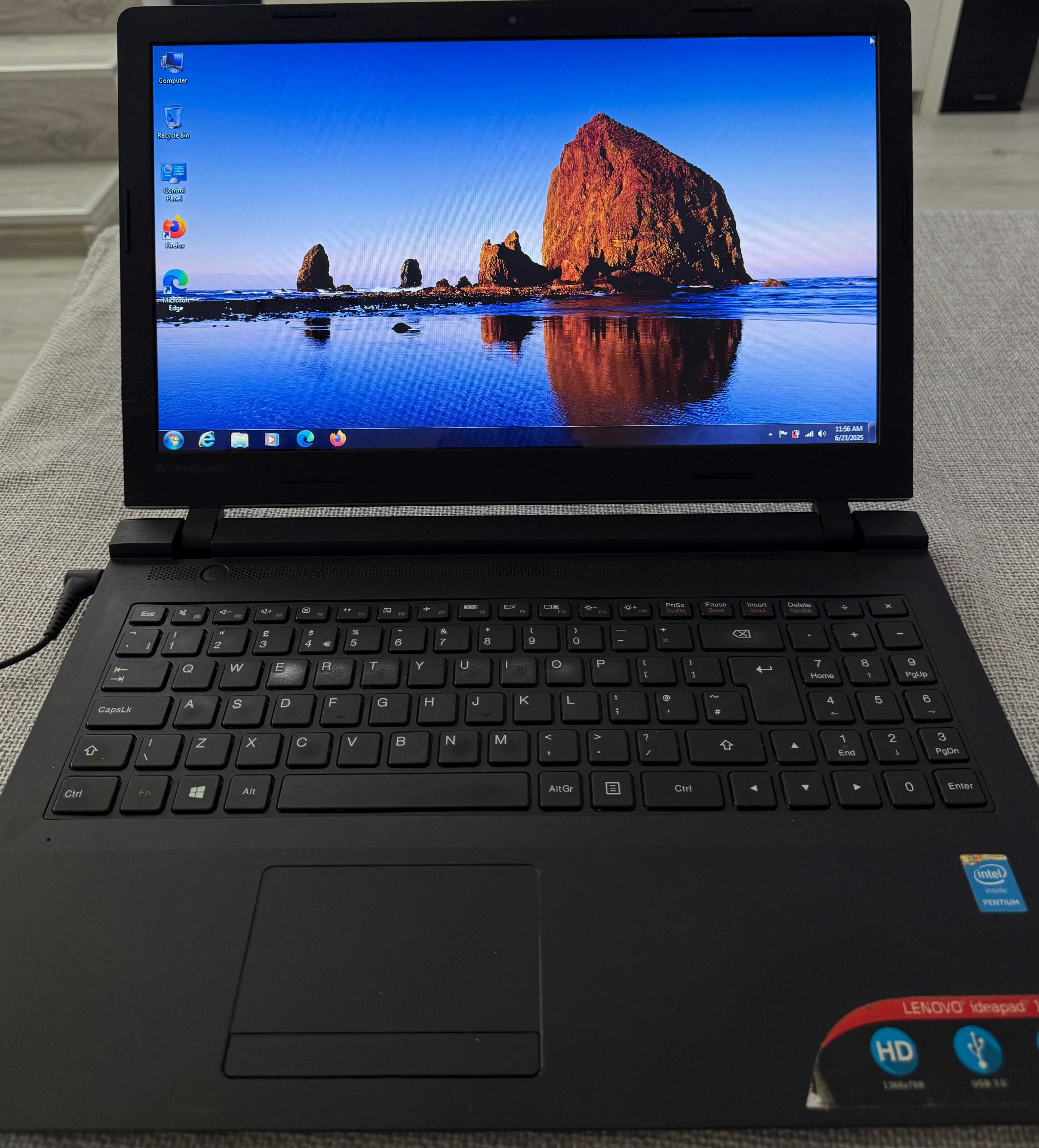 Laptop Lenovo 15" Intel quad-core ieftin si bun