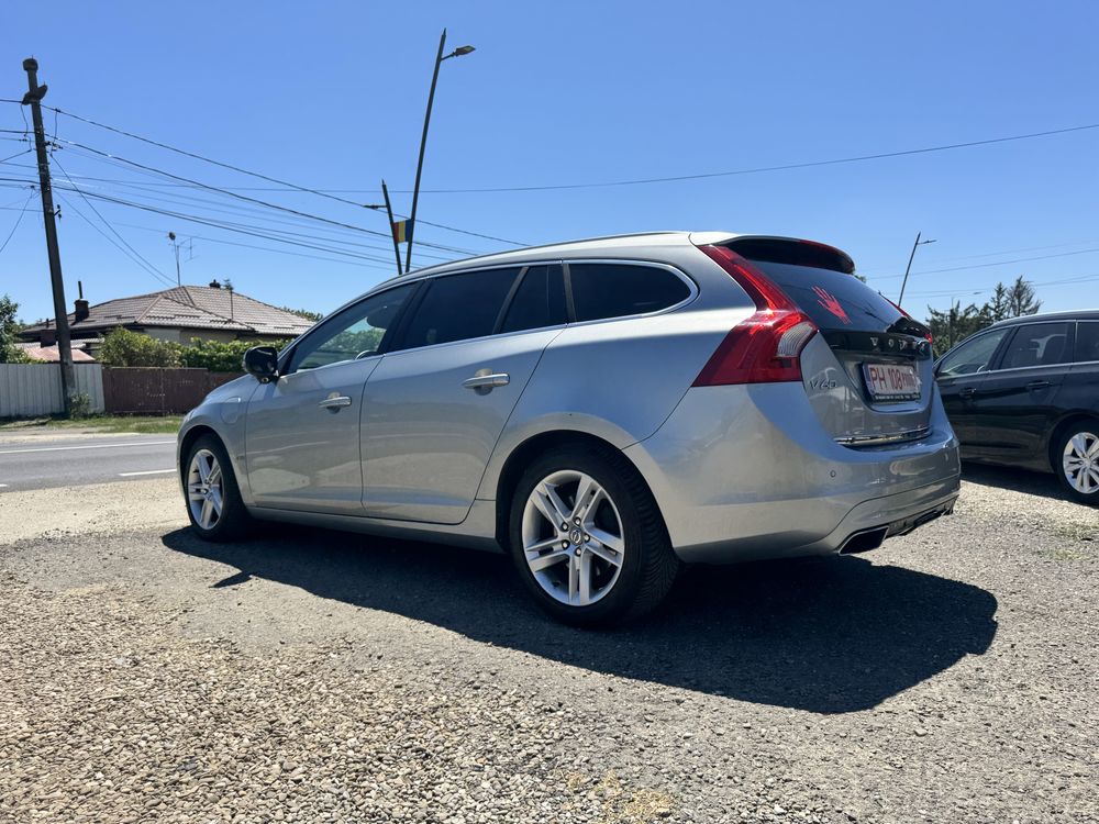 Volvo V60 D6 Awd 2.4 Plug in hybrid **Editie limitata** Rate / avans0*