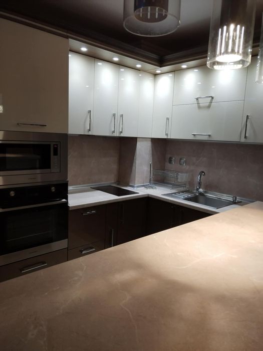 Продава се Тристаен апартамент в Бургас, Сарафово - 116 кв.м за 1983 €/кв.м - Снимка #4