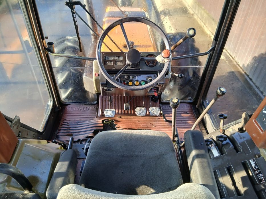 Tractor Renault 106.14 4x4 în 6 cilindri 96 cp POMPA DEFECTA !