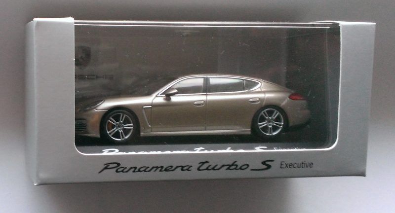 Macheta Porsche Panamera Turbo S Executive 2014 auriu- Minichamps 1/43