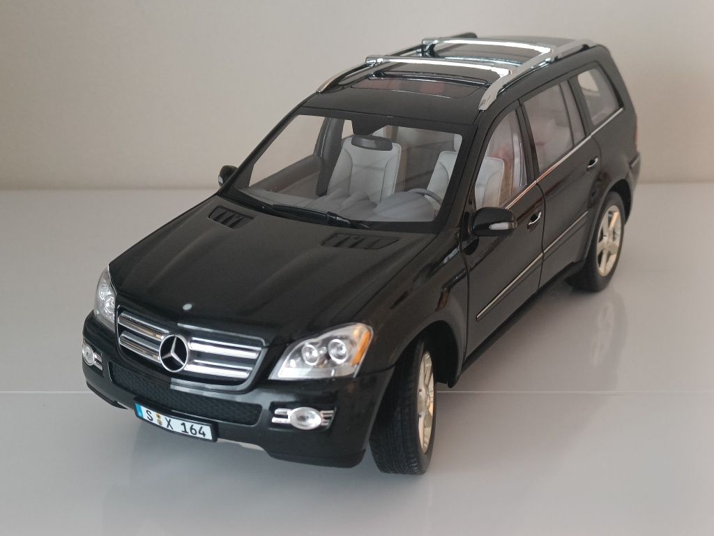 Mercedes GL Minichamps 1:18