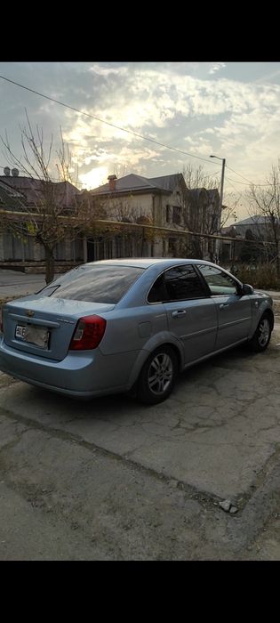 Lasetti 1.8  sotiladi