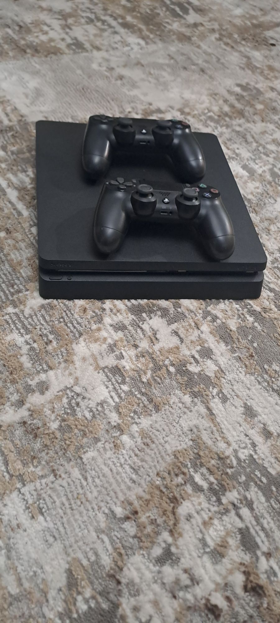 PS4/PlayStation 4 slim