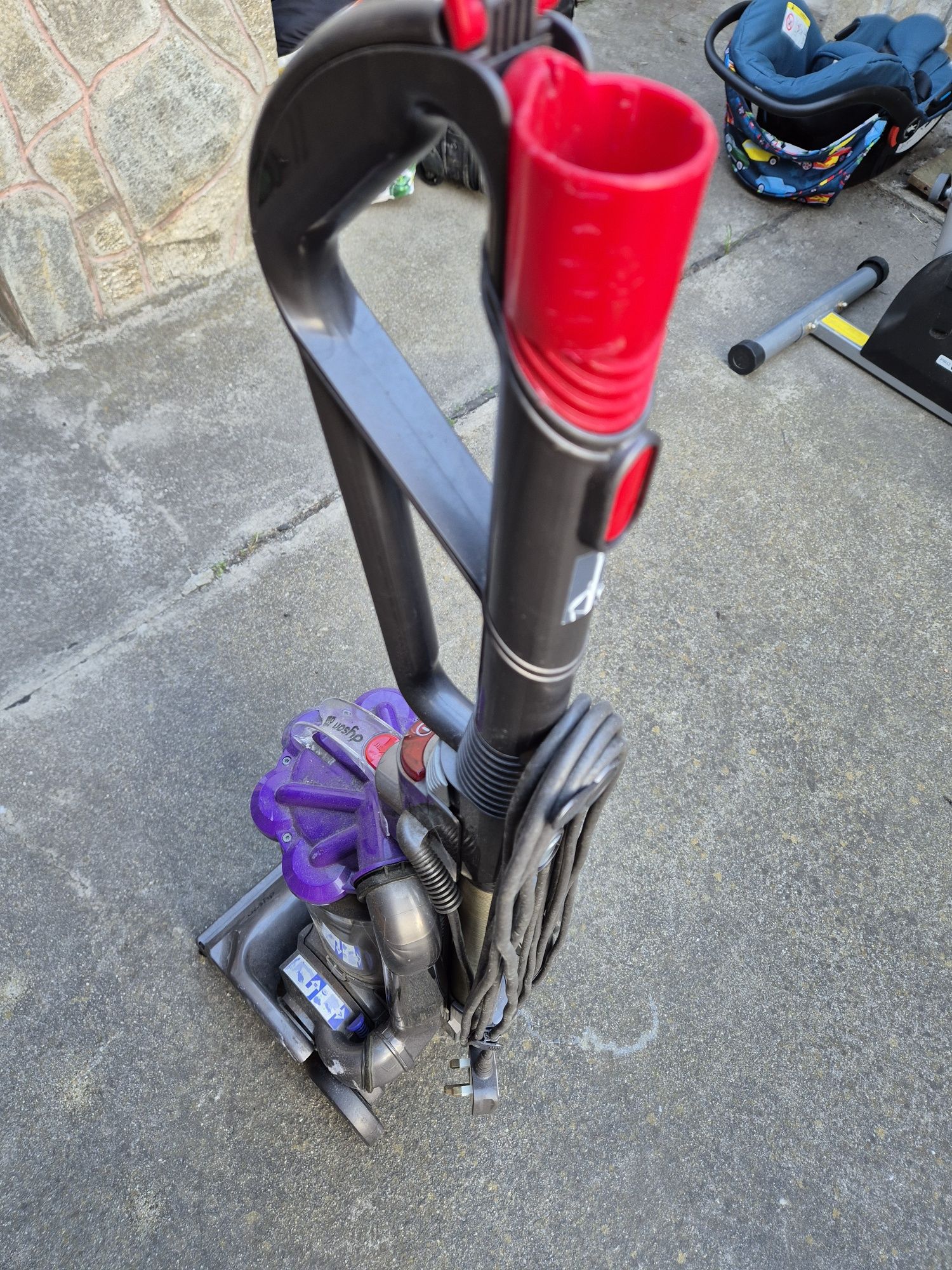 Прахосмукачка Dyson