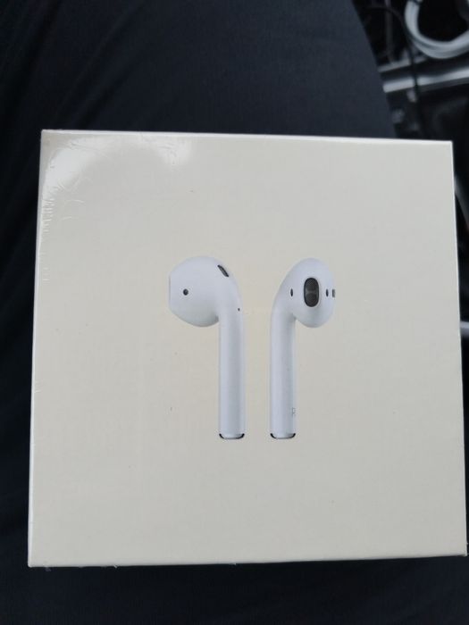 Продам AirPods 1 оригинал. Срочно.