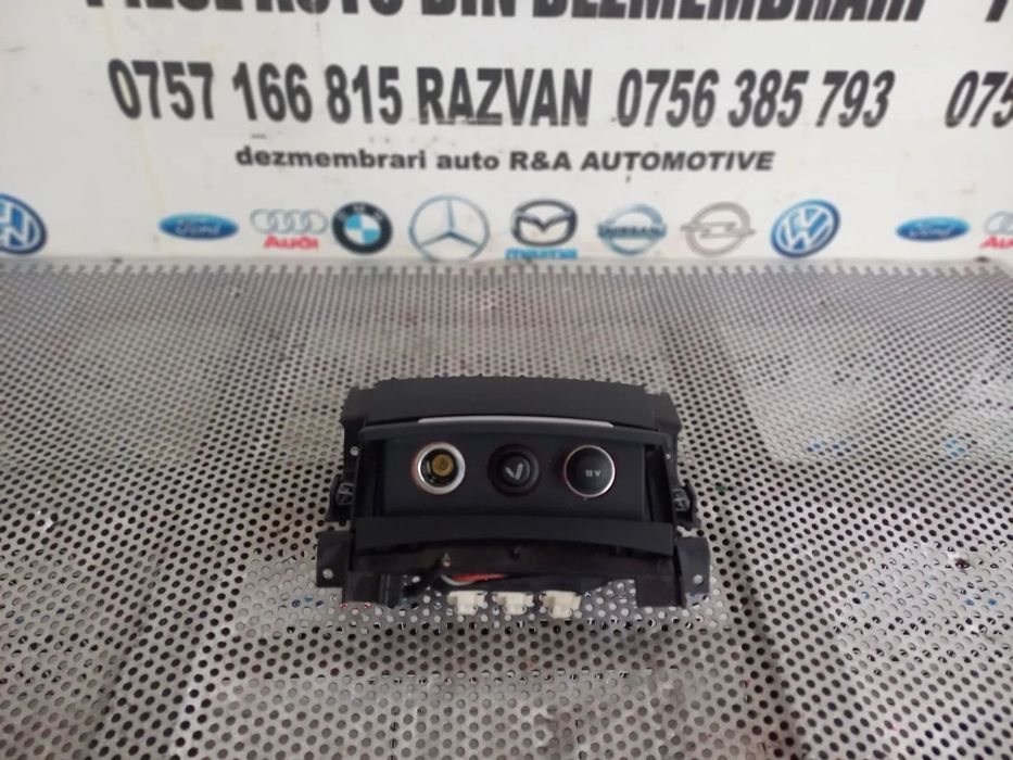 Priza Bricheta Spate Cotiera Audi A8 4H D4 An 2010-2011-2012-2013-2014-2015-2016-2017 Dezmembrez Au