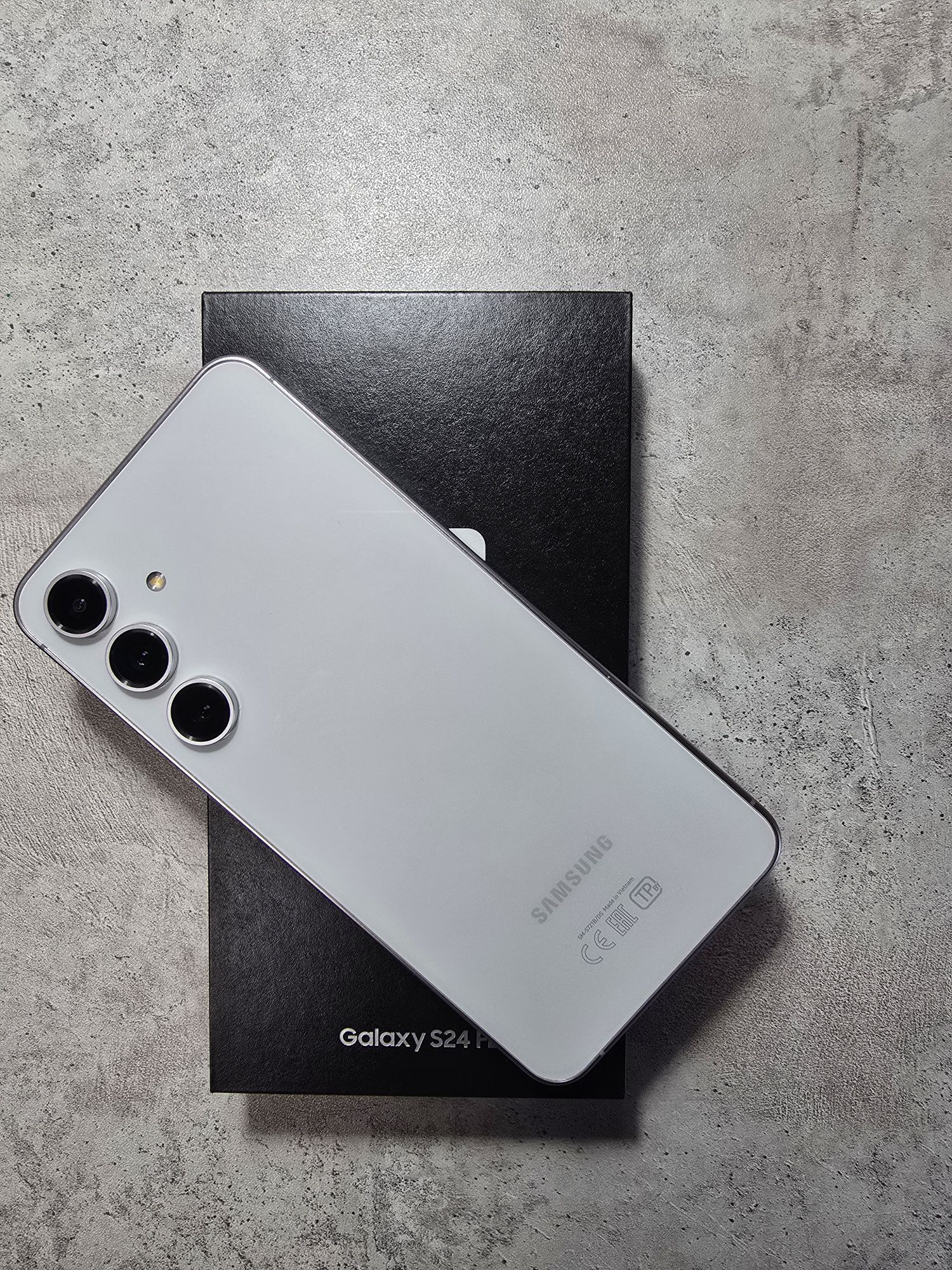 Продам Samsung S24FE