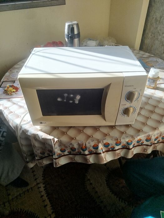 Продается микроволновая печь