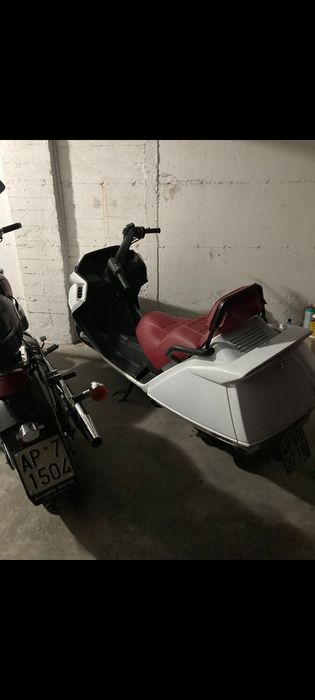 Honda Helix CN 250 maxiscuter